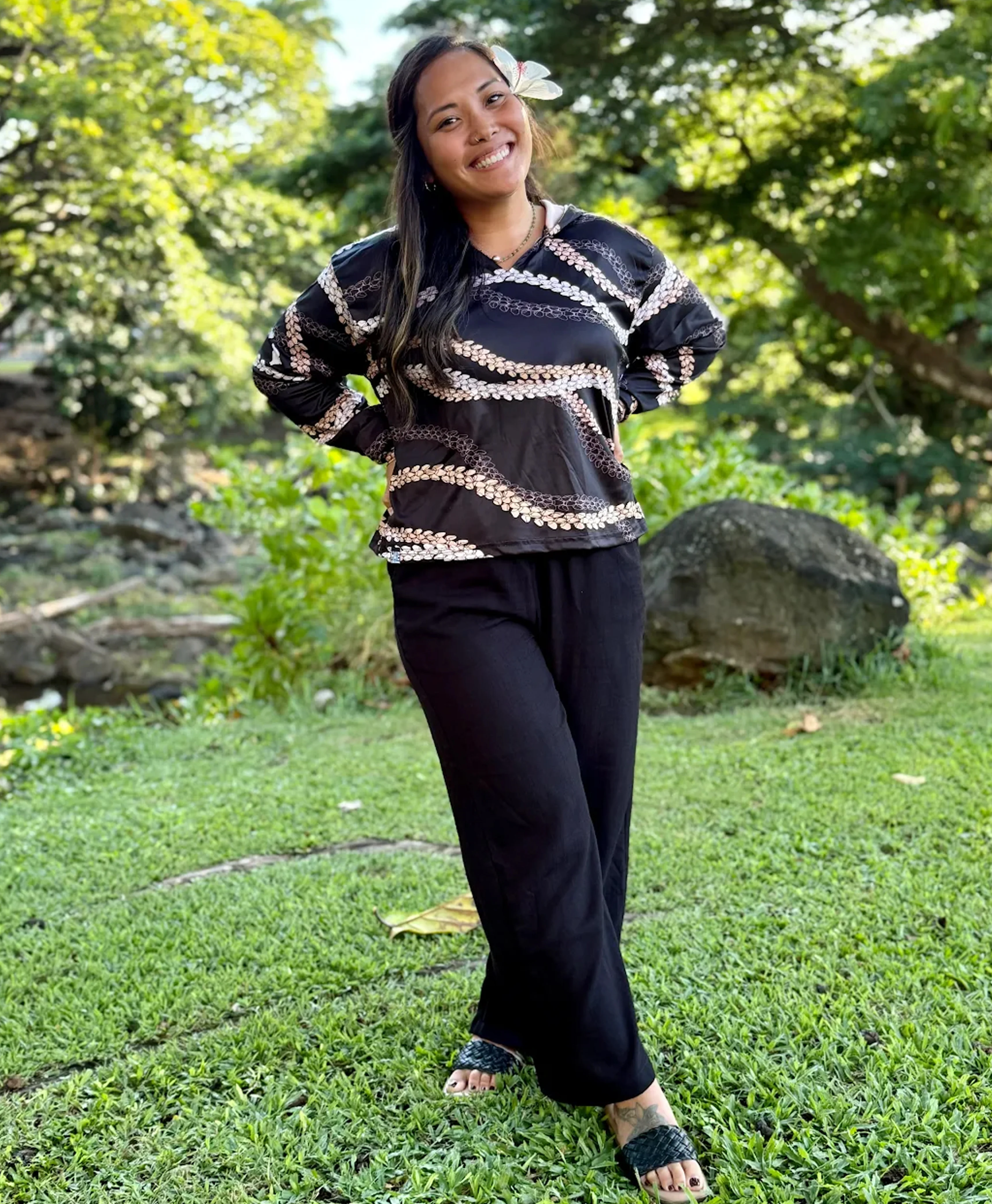 Kahelelani Wahine V-Neck Hooded Crop Longsleeve Drifit Black