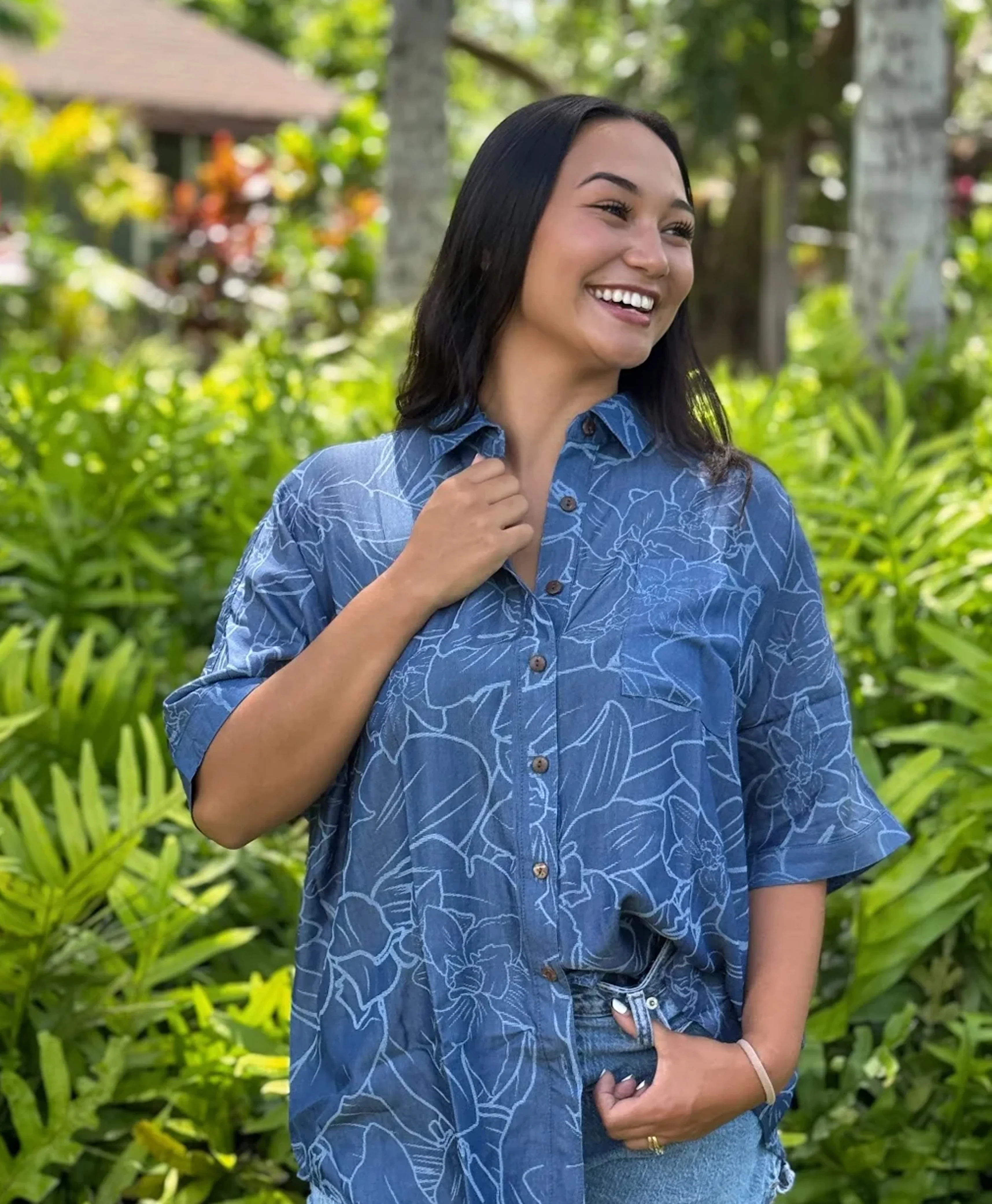 Kiele Wailea Blouse in Dark Chambray - Image 2