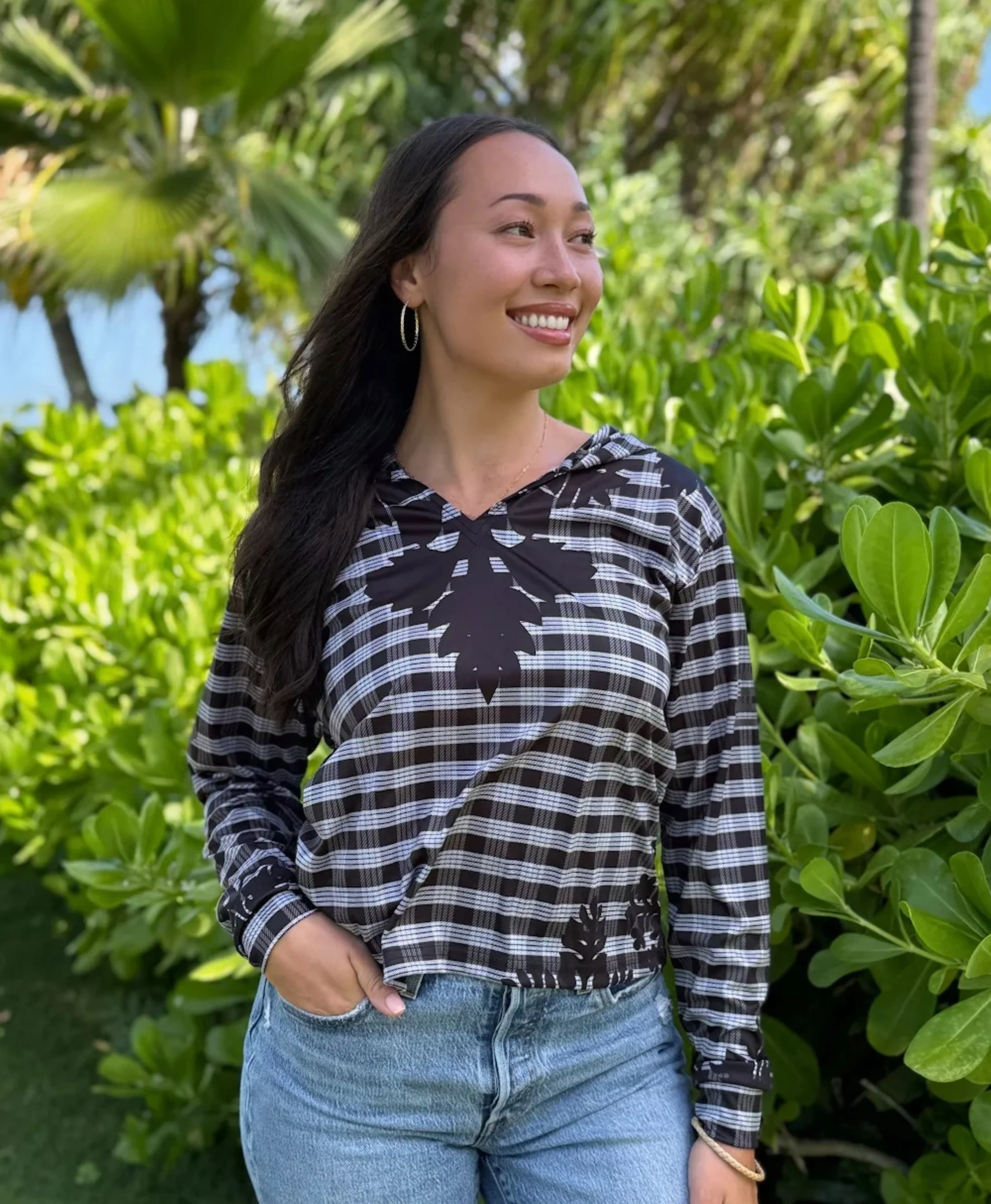 Palaka Kuiki Wahine V-Neck Hooded Crop Longsleeve Drifit Black - Image 2